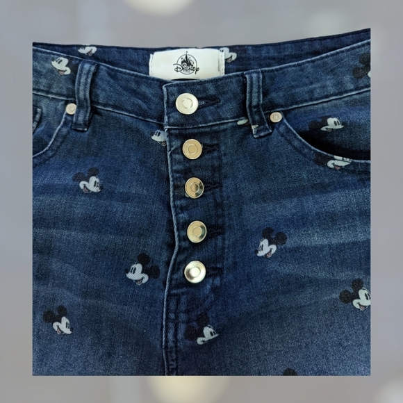 Disney Mickey 5 Button Shorts - Picture 3 of 4